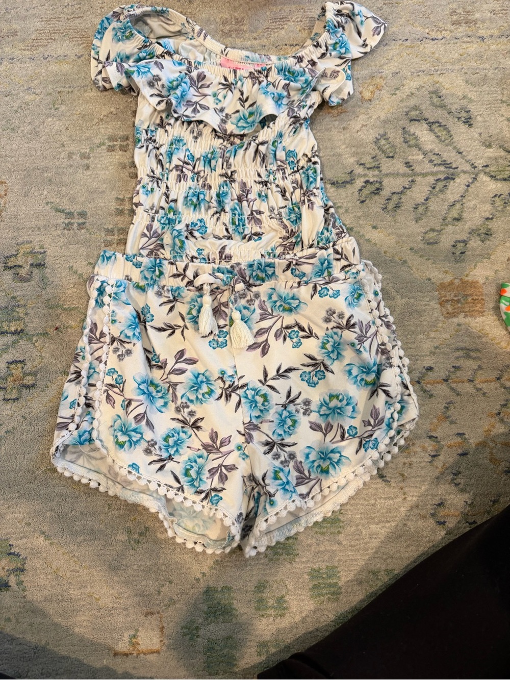 Girls Floral Pom-Trim Shorts in Blue and White size 4/5T